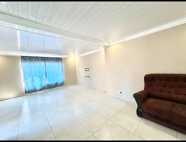 3 BEDROOM HOUSE FOR SALE IN IVY PARK